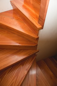 Revestimiento de madera para escalera pino Oregón