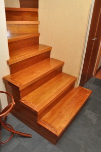 Revestimiento de madera para escalera pino Oregón